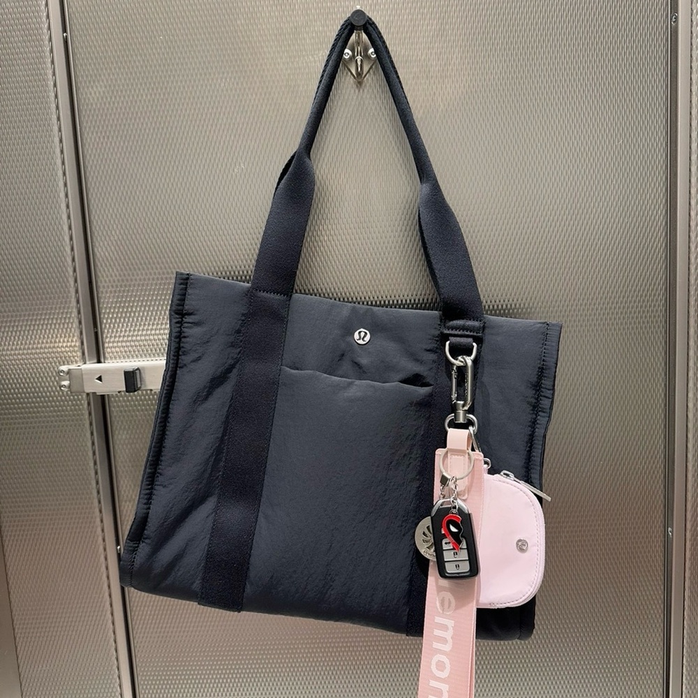 Black Lululemon Boxy Tote Bag 10L